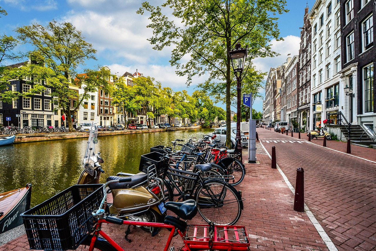 amsterdam strada canale bicicletta