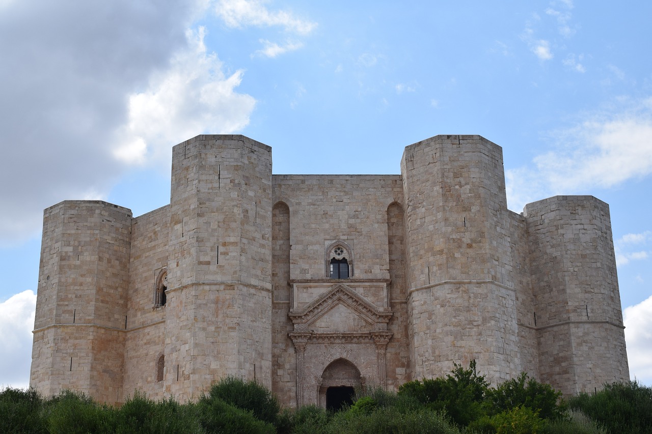 castel del monte andria ottagono