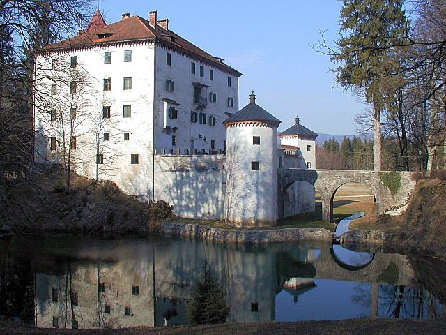 castello di sneznik slovenia
