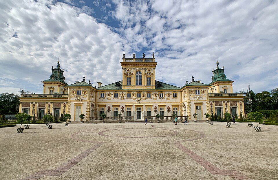 garden facade of the wilanow palace 2019 02