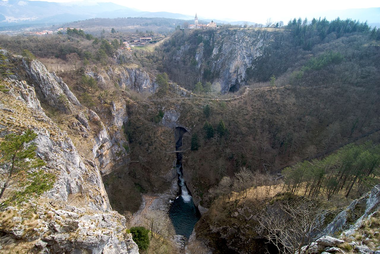 grotte di san canziano slovenia