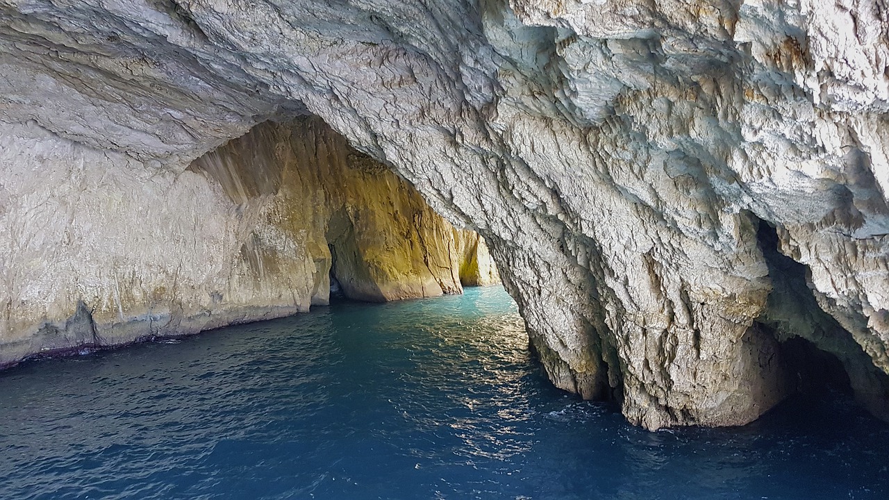 paxos grotta blu