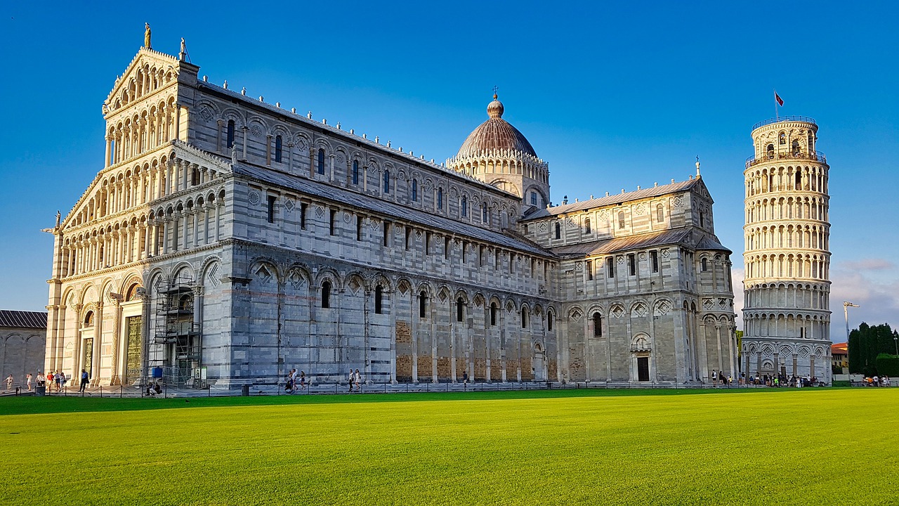 piazza miracoli pisa